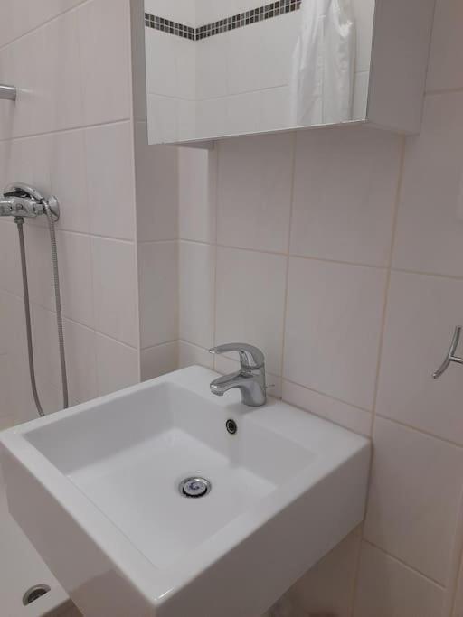 Zwei-Zimmer Wohnung In Wiesbadens Westend 外观 照片